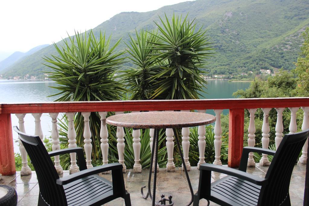 Apartments Mijuskovic Donji Morinj Rom bilde